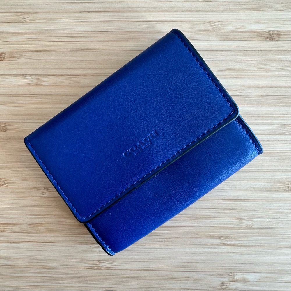 Vibrant Electric Blue Coach Flip Card Case - Nearly New, Style C2251G